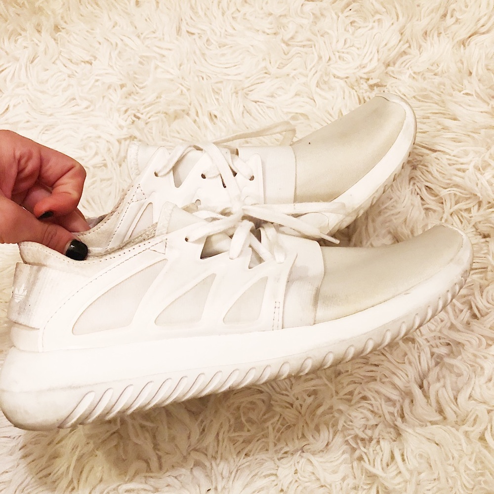 Adidas Tennis Shoes